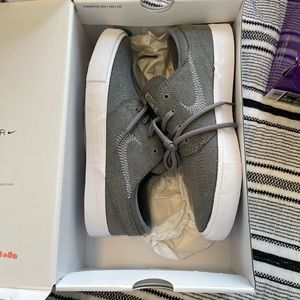 Nike SB Zoom Janoski Flyleather RM